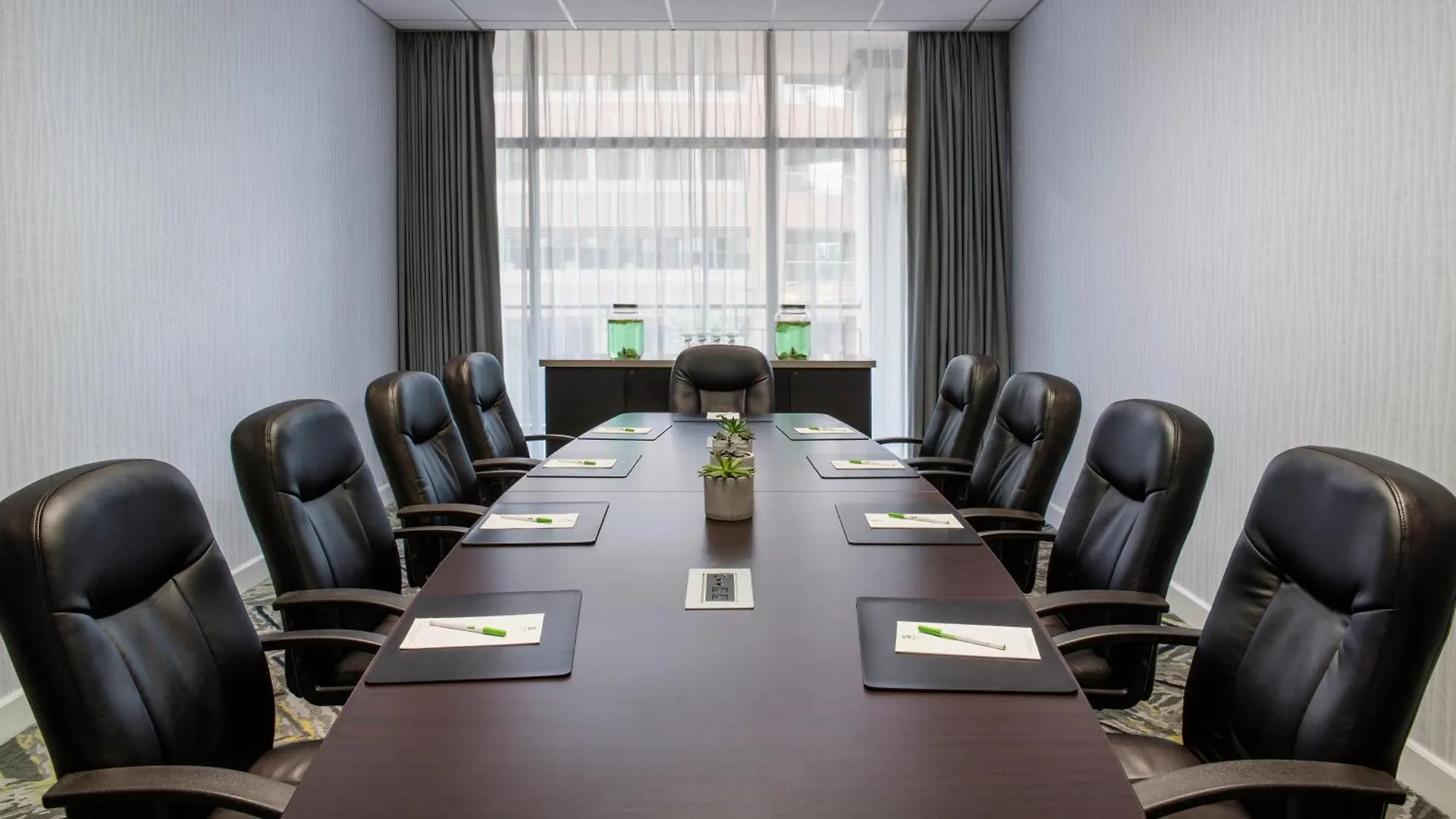 Holiday Inn & Suites Vancouver Downtown By Ihg