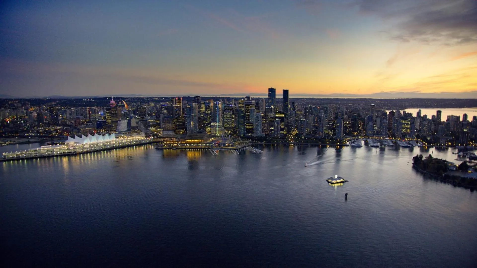 Holiday Inn & Suites Vancouver Downtown By Ihg Hotel