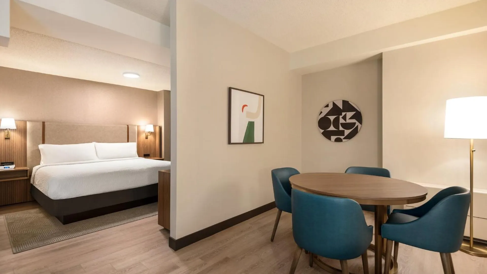 Holiday Inn & Suites Vancouver Downtown By Ihg Hotel