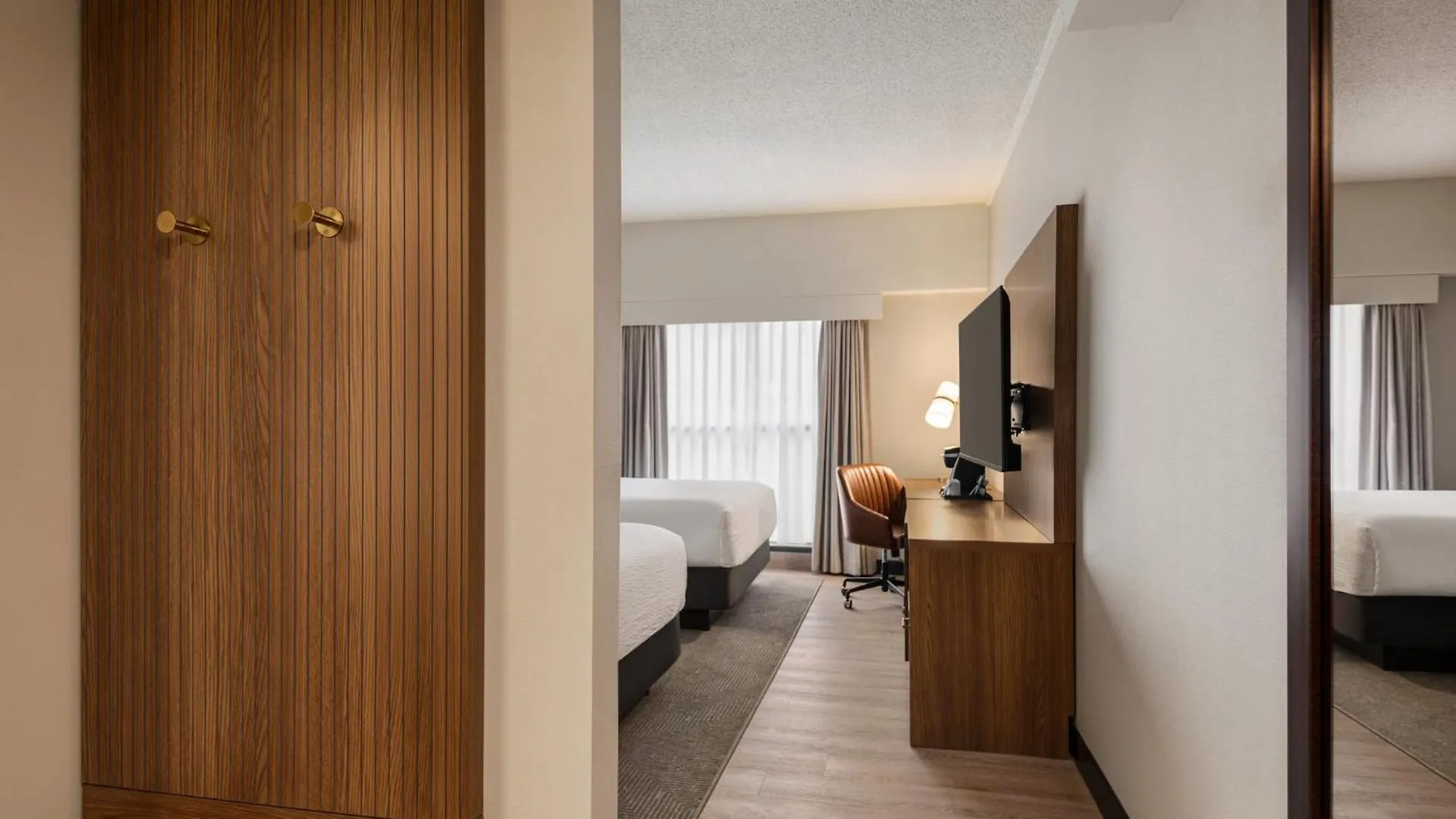 Holiday Inn & Suites Vancouver Downtown By Ihg 3*,