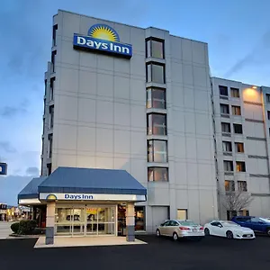 Days By Wyndham Near The Falls Niagarawatervallen